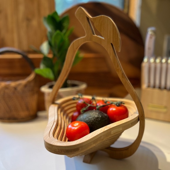 Wooden collapsible pear shaped fruit basket - Picture 3 of 9